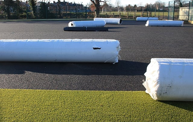 The Stocking Dealers Guide to Purchase Green Artificial Grass